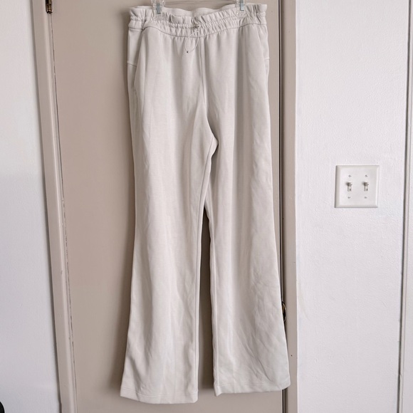 Lululemon Softstreame High Rise Pants in Bone - Picture 2 of 10